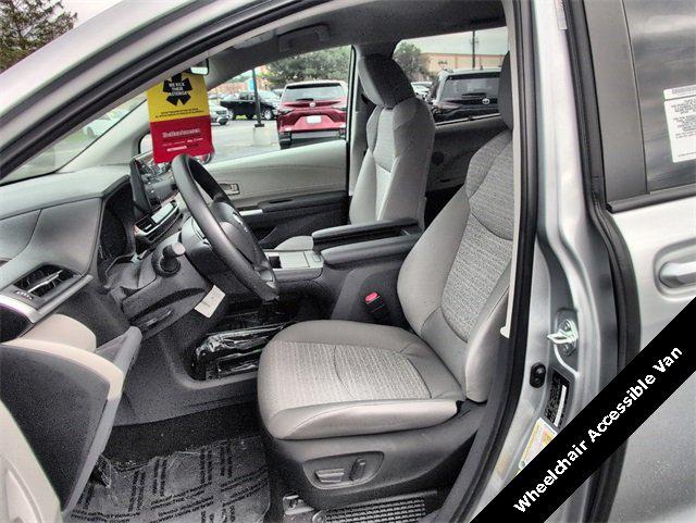 2024 Toyota Sienna LE 2024 Toyota Sienna LE