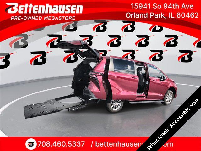 2024 Toyota Sienna LE 2024 Toyota Sienna LE