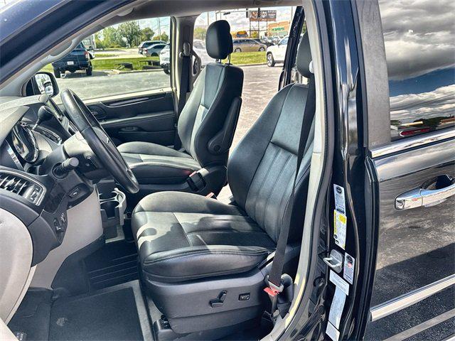 2012 Chrysler Town and Country Touring-L 2012 Chrysler Town and Country Touring-L