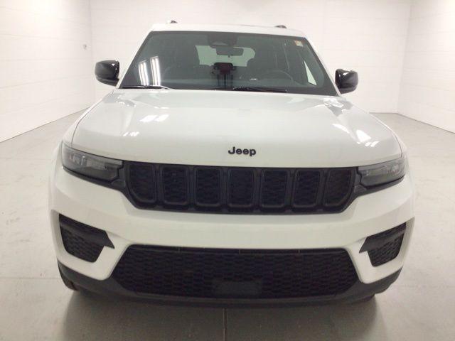 2025 Jeep Grand Cherokee GRAND CHEROKEE ALTITUDE 4X4 2025 Jeep Grand Cherokee GRAND CHEROKEE ALTITUDE 4X4
