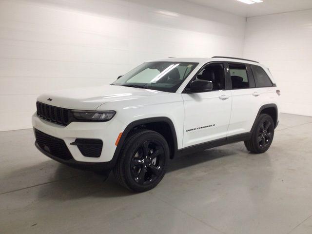 2025 Jeep Grand Cherokee GRAND CHEROKEE ALTITUDE 4X4 2025 Jeep Grand Cherokee GRAND CHEROKEE ALTITUDE 4X4
