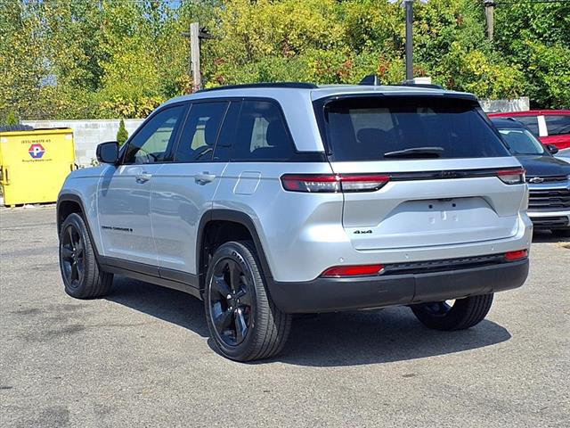 2023 Jeep Grand Cherokee Altitude 4x4 2023 Jeep Grand Cherokee Altitude 4x4