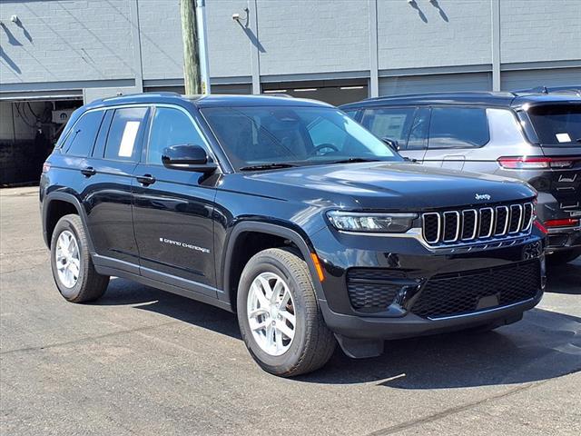 2023 Jeep Grand Cherokee Laredo 4x4 2023 Jeep Grand Cherokee Laredo 4x4