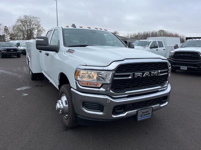 2024 RAM Ram 3500 Chassis Cab RAM 3500 TRADESMAN CREW CAB CHASSIS 4X4 60 CA