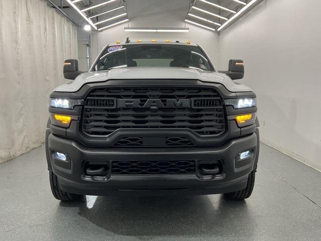 2025 RAM Ram 5500 Chassis Cab RAM 5500 TRADESMAN CHASSIS CREW CAB 4X4 84 CA 2025 RAM Ram 5500 Chassis Cab RAM 5500 TRADESMAN CHASSIS CREW CAB 4X4 84 CA