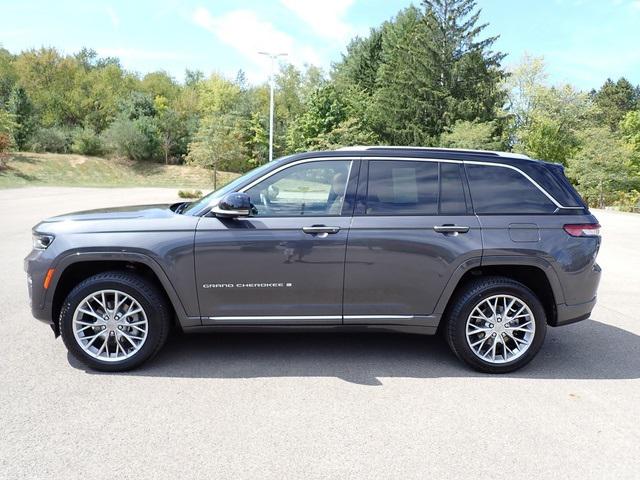 2022 Jeep Grand Cherokee Summit 4x4 2022 Jeep Grand Cherokee Summit 4x4