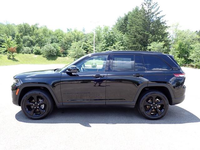 2023 Jeep Grand Cherokee Altitude 4x4 2023 Jeep Grand Cherokee Altitude 4x4