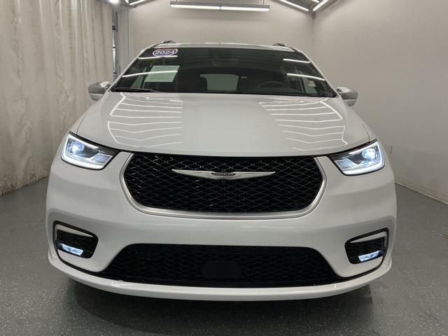 2024 Chrysler Pacifica Hybrid Pinnacle 2024 Chrysler Pacifica Hybrid Pinnacle