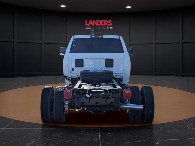 2026 RAM 5500 Chassis RAM 5500 TRADESMAN CHASSIS CREW CAB 4X4 84 CA