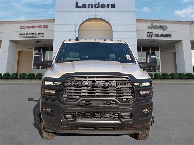 2026 RAM Ram 3500 Chassis Cab RAM 3500 TRADESMAN CREW CAB CHASSIS 4X4 60 CA