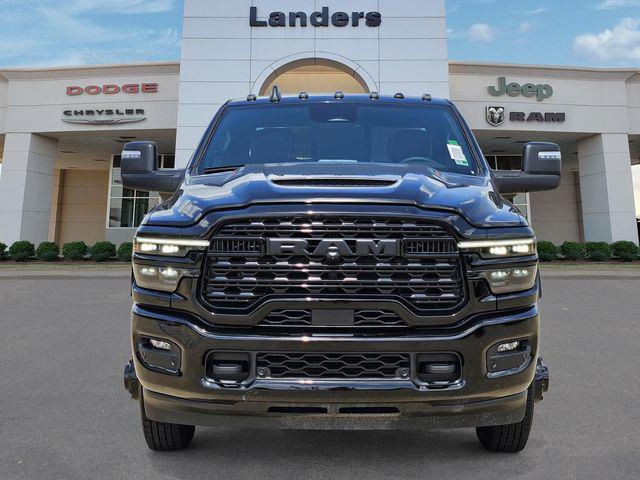 2025 RAM Ram 3500 RAM 3500 LIMITED CREW CAB 4X4 8 BOX