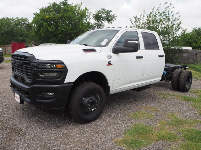 2025 RAM Ram 3500 Chassis Cab RAM 3500 TRADESMAN CREW CAB CHASSIS 4X4 60 CA 2025 RAM Ram 3500 Chassis Cab RAM 3500 TRADESMAN CREW CAB CHASSIS 4X4 60 CA