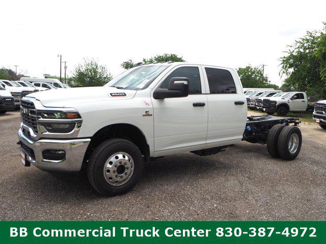 2025 RAM Ram 3500 Chassis Cab RAM 3500 TRADESMAN CREW CAB CHASSIS 4X4 60 CA 2025 RAM Ram 3500 Chassis Cab RAM 3500 TRADESMAN CREW CAB CHASSIS 4X4 60 CA