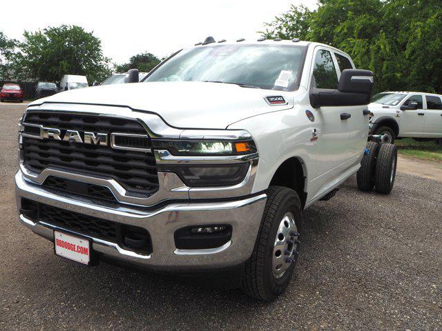 2025 RAM Ram 3500 Chassis Cab RAM 3500 TRADESMAN CREW CAB CHASSIS 4X4 60 CA 2025 RAM Ram 3500 Chassis Cab RAM 3500 TRADESMAN CREW CAB CHASSIS 4X4 60 CA