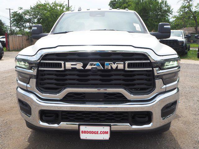 2025 RAM Ram 3500 Chassis Cab RAM 3500 TRADESMAN CHASSIS REGULAR CAB 4X4 84 CA 2025 RAM Ram 3500 Chassis Cab RAM 3500 TRADESMAN CHASSIS REGULAR CAB 4X4 84 CA