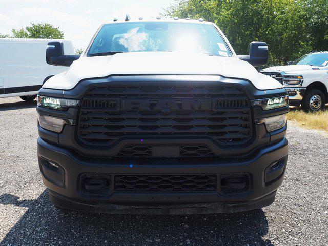 2026 RAM Ram 3500 Chassis Cab RAM 3500 TRADESMAN CHASSIS REGULAR CAB 4X4 84 CA 2026 RAM Ram 3500 Chassis Cab RAM 3500 TRADESMAN CHASSIS REGULAR CAB 4X4 84 CA