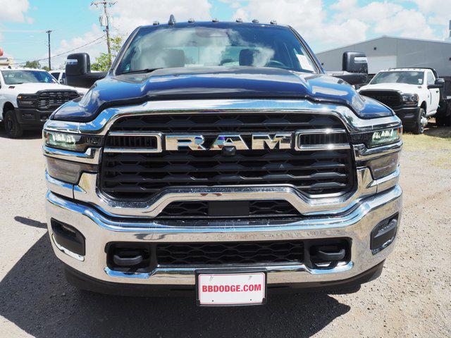 2026 RAM Ram 3500 Chassis Cab RAM 3500 TRADESMAN CREW CAB CHASSIS 4X4 60 CA 2026 RAM Ram 3500 Chassis Cab RAM 3500 TRADESMAN CREW CAB CHASSIS 4X4 60 CA