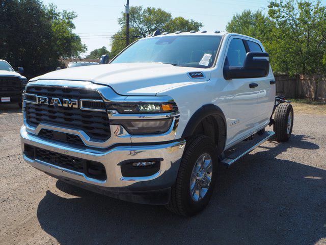 2026 RAM Ram 3500 Chassis Cab RAM 3500 BIG HORN CREW CAB CHASSIS 4X4 60 CA 2026 RAM Ram 3500 Chassis Cab RAM 3500 BIG HORN CREW CAB CHASSIS 4X4 60 CA