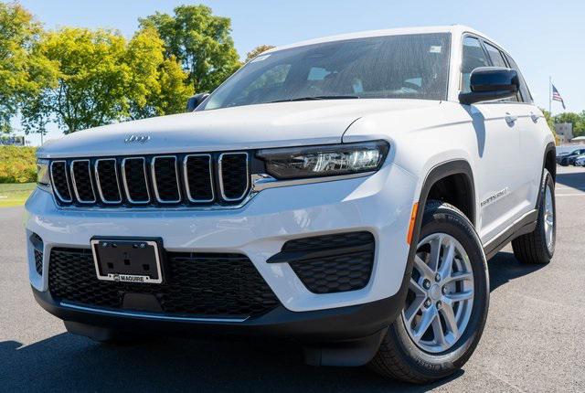 2025 Jeep Grand Cherokee GRAND CHEROKEE LAREDO X 4X4
