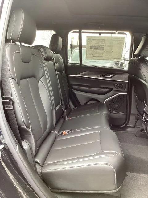 2024 Jeep Grand Cherokee Unknown