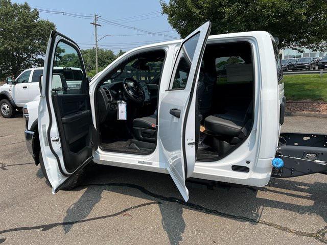 2025 RAM Ram 3500 Chassis Cab RAM 3500 TRADESMAN CREW CAB CHASSIS 4X4 60 CA 2025 RAM Ram 3500 Chassis Cab RAM 3500 TRADESMAN CREW CAB CHASSIS 4X4 60 CA