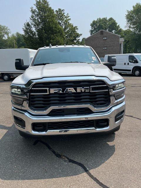 2025 RAM Ram 3500 Chassis Cab RAM 3500 TRADESMAN CREW CAB CHASSIS 4X4 60 CA 2025 RAM Ram 3500 Chassis Cab RAM 3500 TRADESMAN CREW CAB CHASSIS 4X4 60 CA