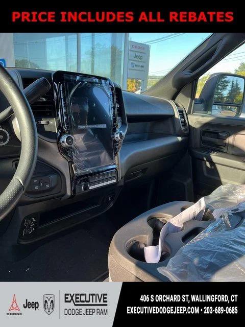 2026 Ram 3500 Tradesman Crew Cab 4x4 8' Box