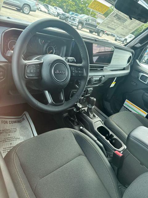 2025 Jeep Wrangler 4-Door Willys 4x4
