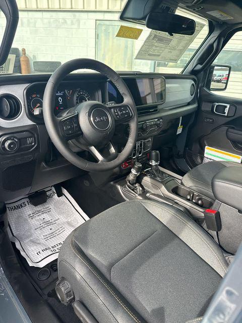 2025 Jeep Wrangler 4-Door Willys 4x4