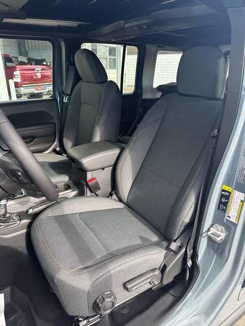 2025 Jeep Wrangler 4-Door Willys 4x4