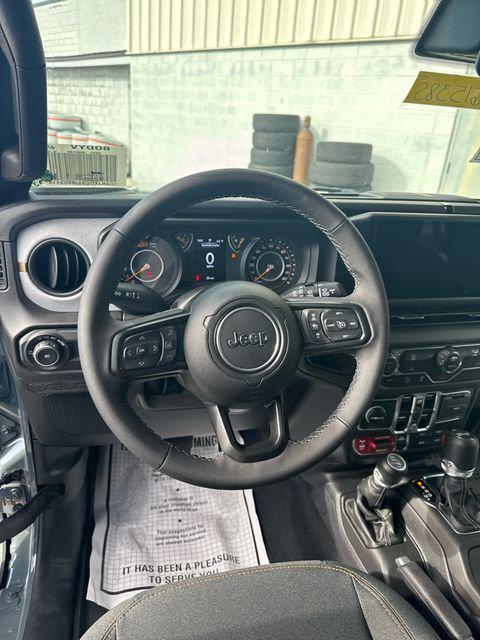 2025 Jeep Wrangler 4-Door Willys 4x4