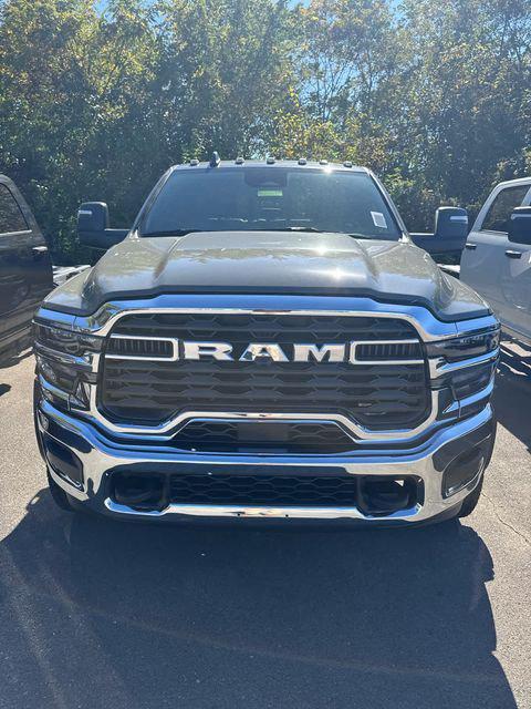 2026 RAM Ram 4500 Chassis Cab RAM 4500 TRADESMAN CHASSIS CREW CAB 4X4 60 CA 2026 RAM Ram 4500 Chassis Cab RAM 4500 TRADESMAN CHASSIS CREW CAB 4X4 60 CA