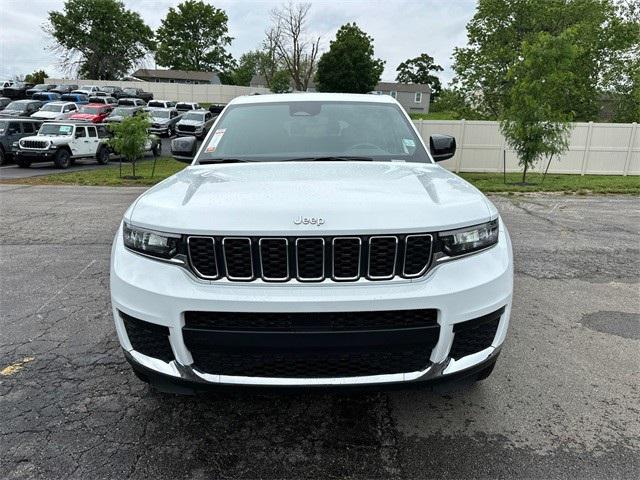 2024 Jeep Grand Cherokee L Laredo 4x4 2024 Jeep Grand Cherokee L Laredo 4x4