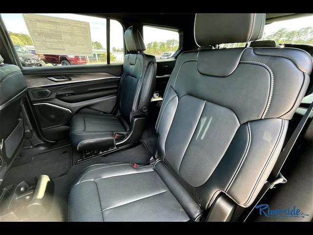 2025 Jeep Grand Cherokee Overland 4x4