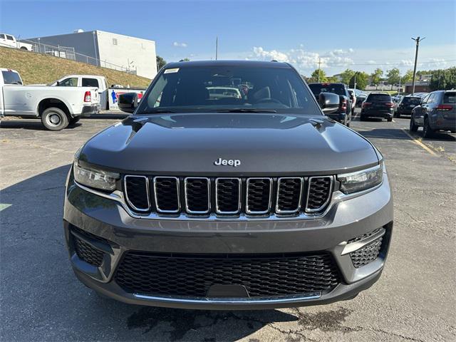 2025 Jeep Grand Cherokee GRAND CHEROKEE LAREDO 4X4