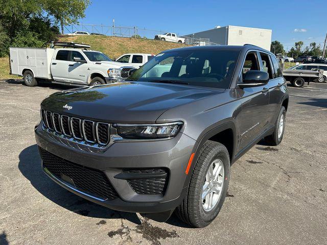 2025 Jeep Grand Cherokee GRAND CHEROKEE LAREDO 4X4