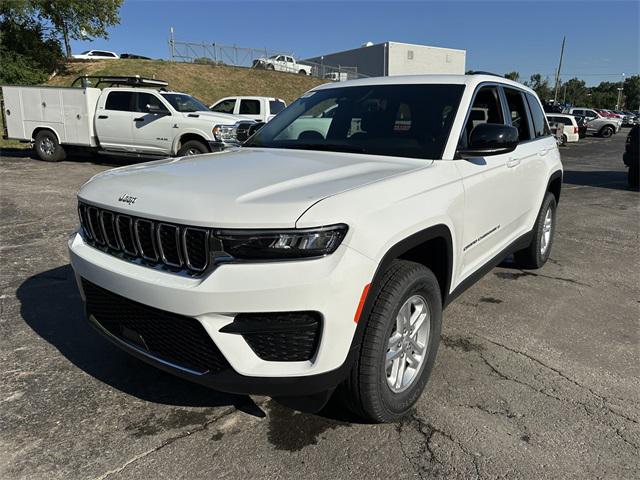 2025 Jeep Grand Cherokee GRAND CHEROKEE LAREDO 4X4 2025 Jeep Grand Cherokee GRAND CHEROKEE LAREDO 4X4