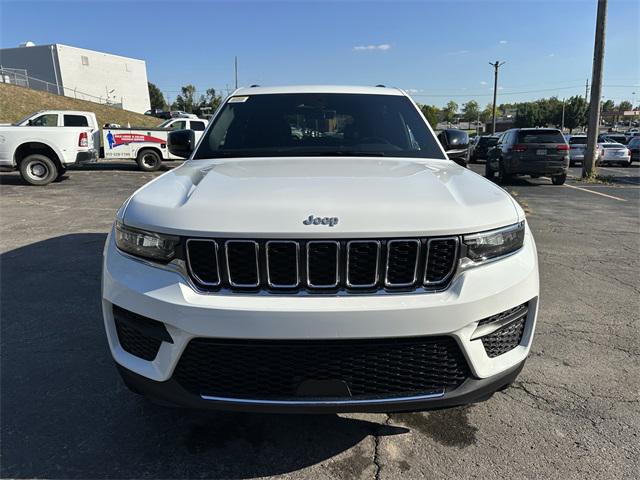 2025 Jeep Grand Cherokee GRAND CHEROKEE LAREDO 4X4 2025 Jeep Grand Cherokee GRAND CHEROKEE LAREDO 4X4