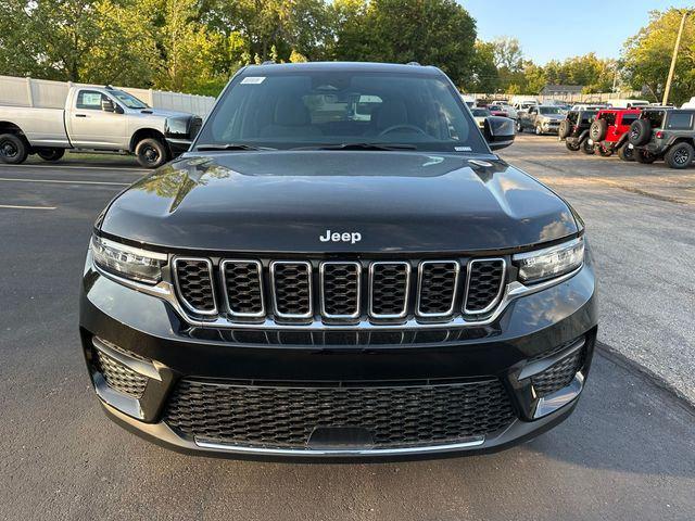 2025 Jeep Grand Cherokee GRAND CHEROKEE LAREDO X 4X4