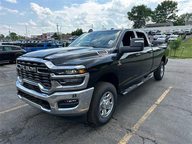 2025 RAM Ram 3500 RAM 3500 TRADESMAN CREW CAB 4X4 8 BOX