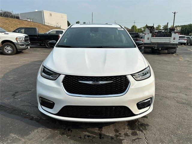 2025 Chrysler Pacifica PACIFICA SELECT