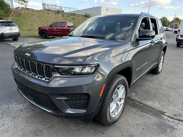 2025 Jeep Grand Cherokee GRAND CHEROKEE LAREDO X 4X4 2025 Jeep Grand Cherokee GRAND CHEROKEE LAREDO X 4X4