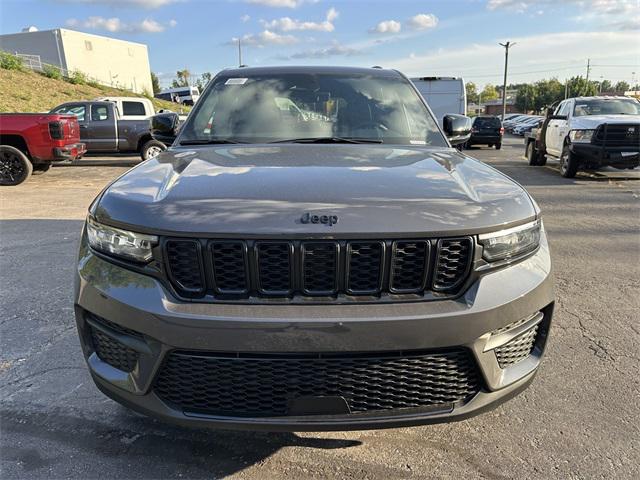 2025 Jeep Grand Cherokee GRAND CHEROKEE ALTITUDE 4X4 2025 Jeep Grand Cherokee GRAND CHEROKEE ALTITUDE 4X4