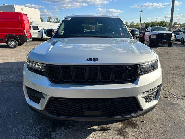 2025 Jeep Grand Cherokee GRAND CHEROKEE ALTITUDE 4X4