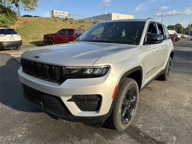 2025 Jeep Grand Cherokee GRAND CHEROKEE ALTITUDE 4X4 2025 Jeep Grand Cherokee GRAND CHEROKEE ALTITUDE 4X4