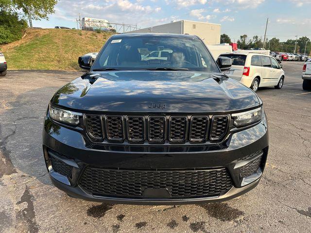 2025 Jeep Grand Cherokee GRAND CHEROKEE ALTITUDE 4X4 2025 Jeep Grand Cherokee GRAND CHEROKEE ALTITUDE 4X4