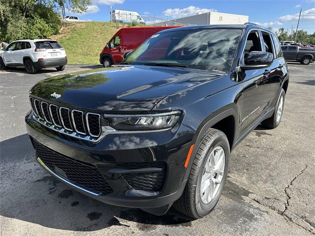 2025 Jeep Grand Cherokee GRAND CHEROKEE LAREDO X 4X4 2025 Jeep Grand Cherokee GRAND CHEROKEE LAREDO X 4X4