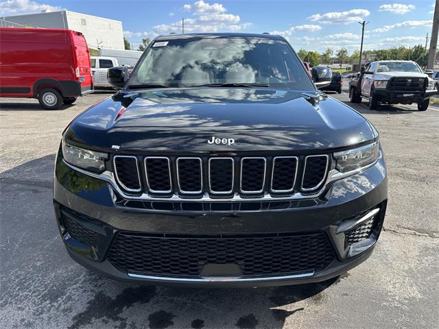 2025 Jeep Grand Cherokee GRAND CHEROKEE LAREDO X 4X4 2025 Jeep Grand Cherokee GRAND CHEROKEE LAREDO X 4X4