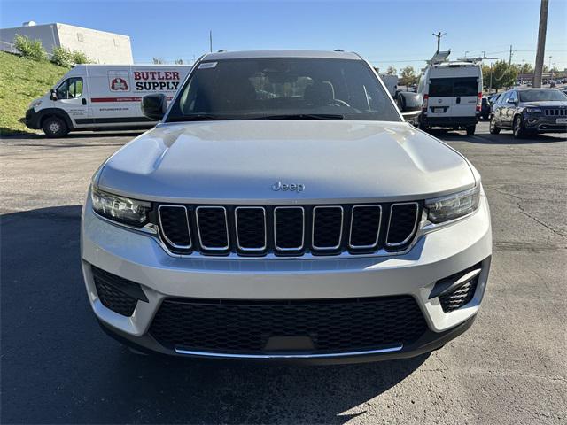 2025 Jeep Grand Cherokee GRAND CHEROKEE LAREDO X 4X4 2025 Jeep Grand Cherokee GRAND CHEROKEE LAREDO X 4X4