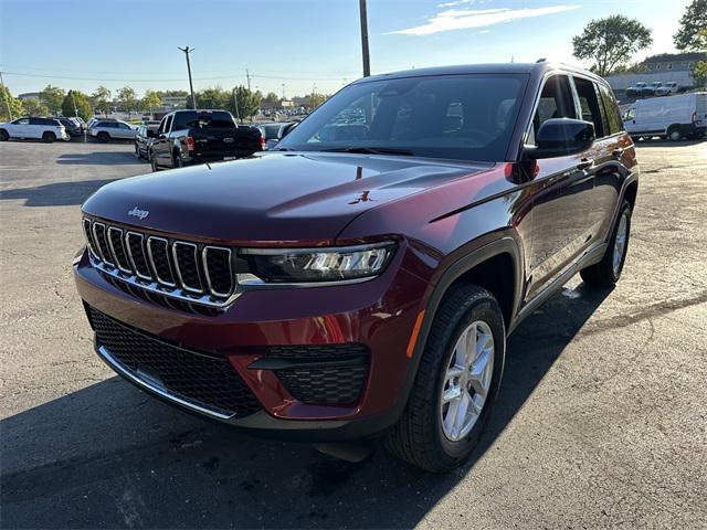 2025 Jeep Grand Cherokee GRAND CHEROKEE LAREDO X 4X4